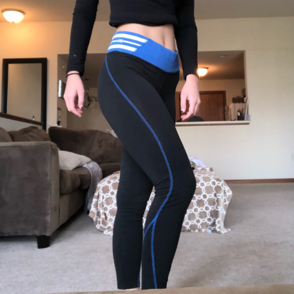 PINK cropped leggings